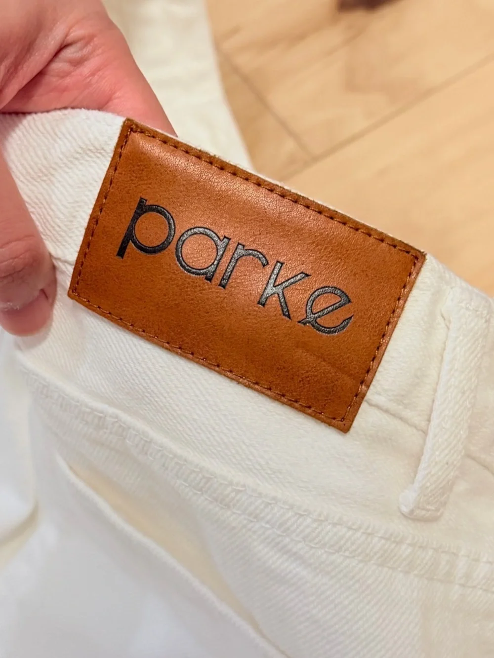 PARKE Women’s Low Rise Baggy Denim Jeans in White - Picture 6 of 8